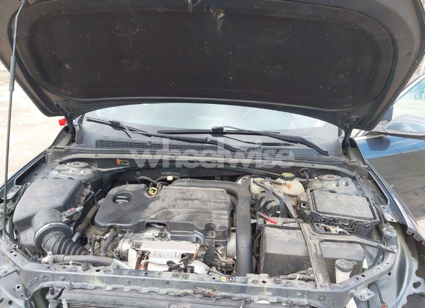 Photo 10 of 2019 Chevrolet Malibu LT (VIN 1G1ZD5ST7KF115820)