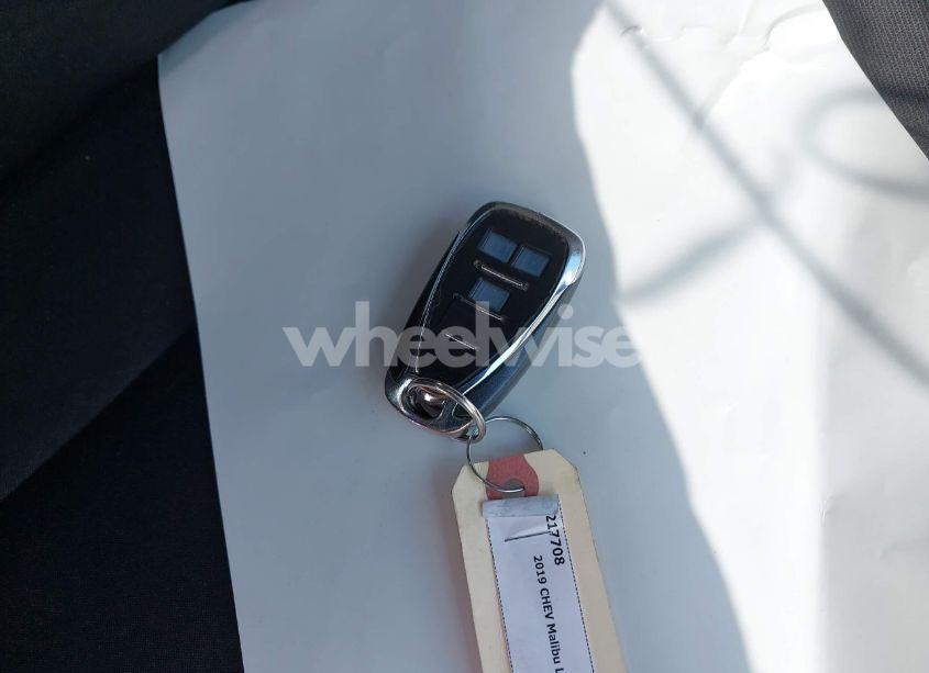 Photo 11 of 2019 Chevrolet Malibu LT (VIN 1G1ZD5ST7KF115820)