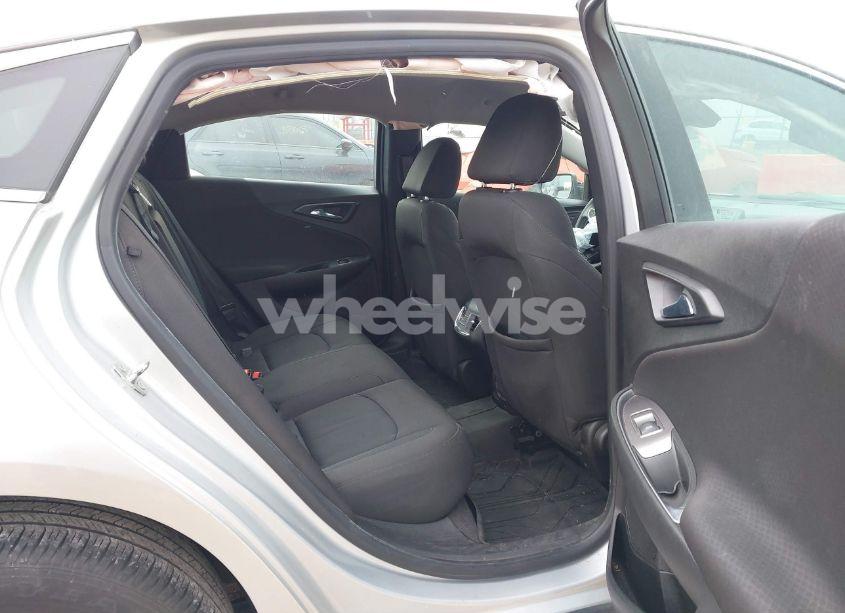 Photo 8 of 2019 Chevrolet Malibu LT (VIN 1G1ZD5ST7KF116496)