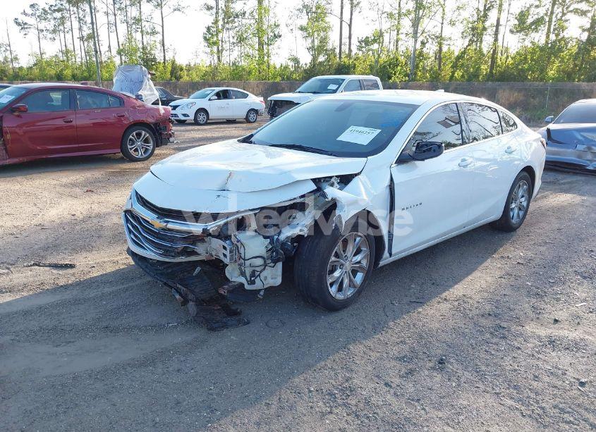 Photo 2 of 2019 Chevrolet Malibu LT (VIN 1G1ZD5ST7KF121004)