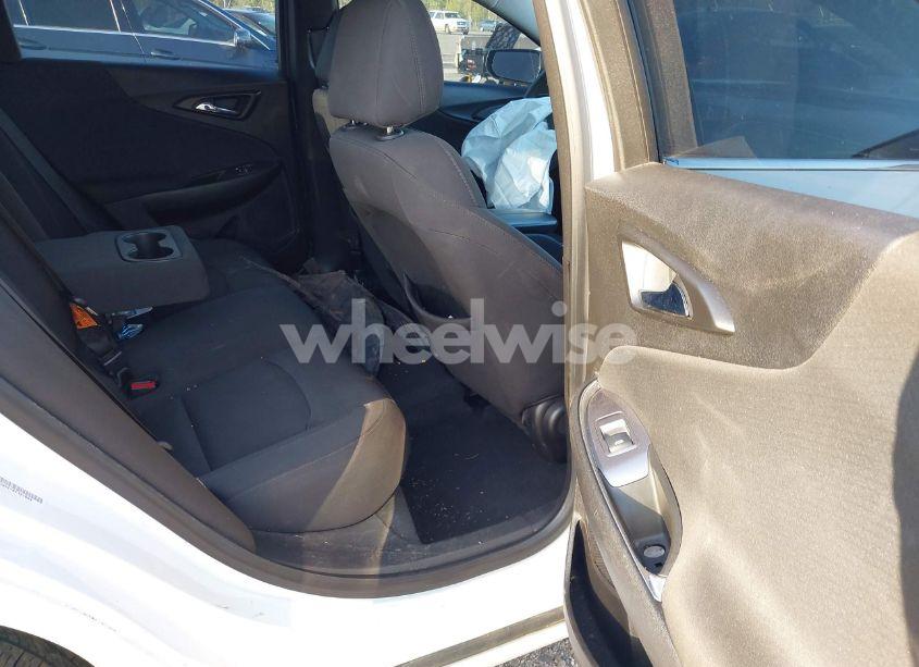 Photo 8 of 2019 Chevrolet Malibu LT (VIN 1G1ZD5ST7KF121004)