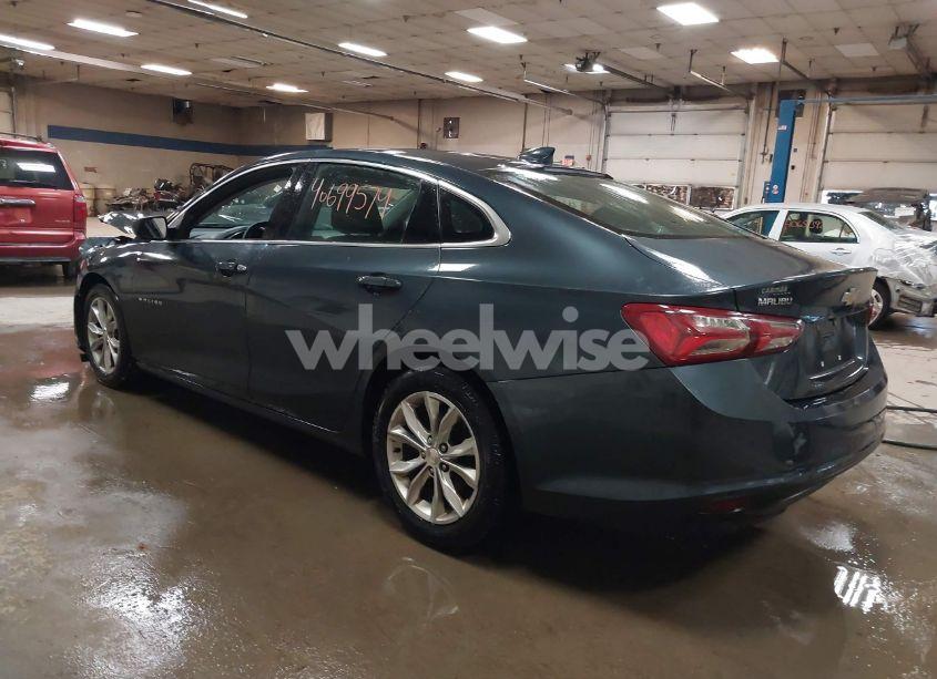Photo 3 of 2019 Chevrolet Malibu LT (VIN 1G1ZD5ST7KF126686)