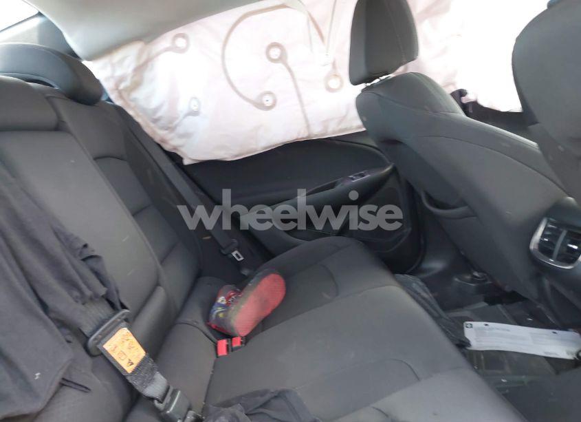 Photo 8 of 2019 Chevrolet Malibu LT (VIN 1G1ZD5ST7KF134139)