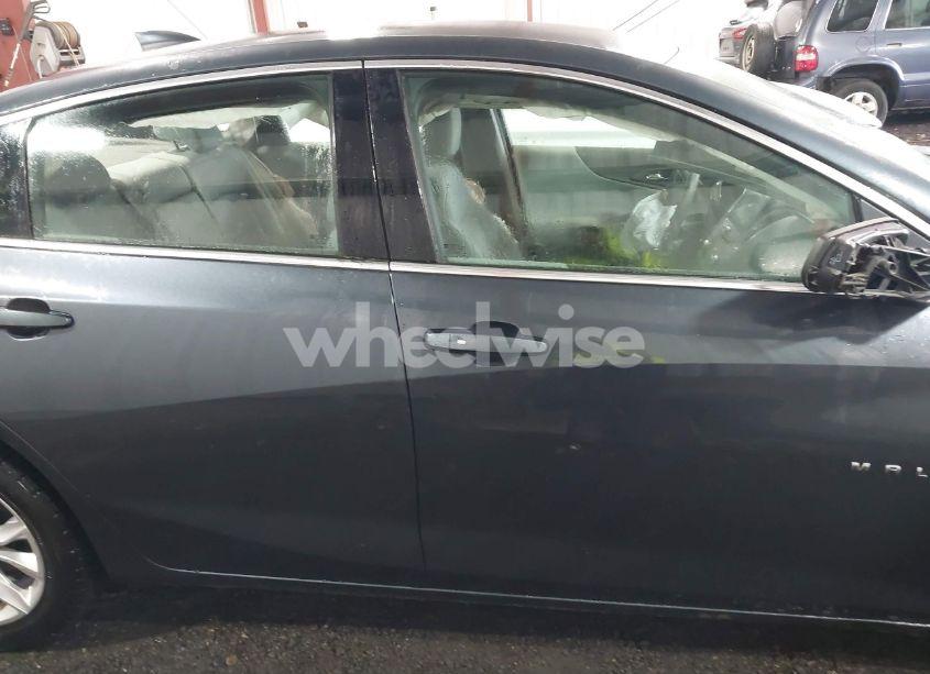 Photo 13 of 2019 Chevrolet Malibu LT (VIN 1G1ZD5ST7KF138465)