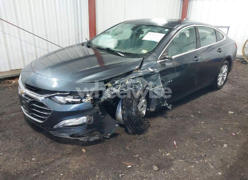 Photo 2 of 2019 Chevrolet Malibu LT (VIN 1G1ZD5ST7KF138465)