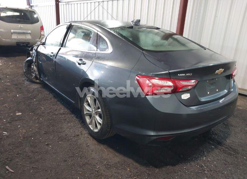 Photo 3 of 2019 Chevrolet Malibu LT (VIN 1G1ZD5ST7KF138465)