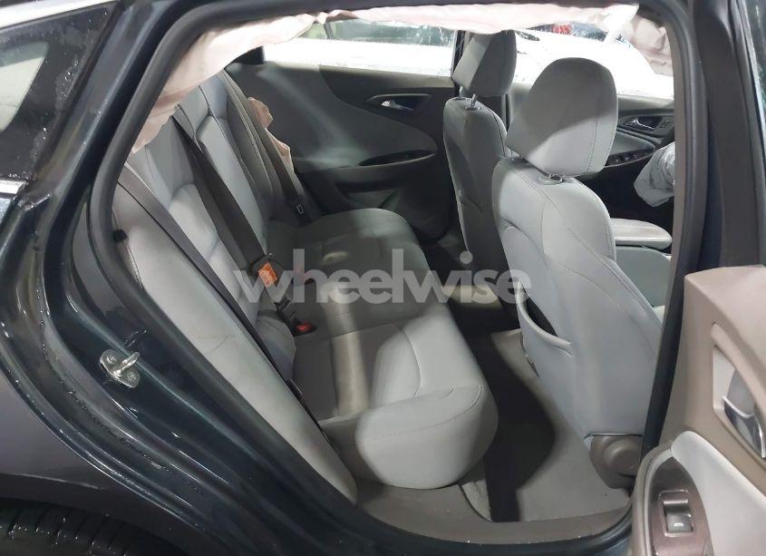 Photo 8 of 2019 Chevrolet Malibu LT (VIN 1G1ZD5ST7KF138465)