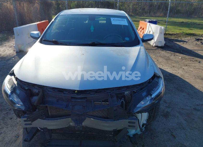 Photo 12 of 2019 Chevrolet Malibu LT (VIN 1G1ZD5ST7KF154228)