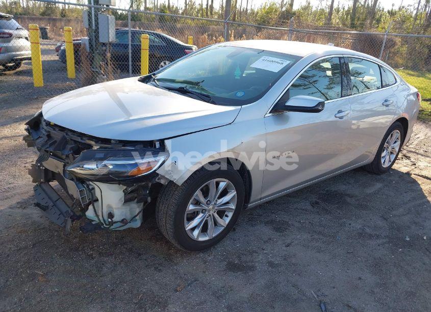Photo 2 of 2019 Chevrolet Malibu LT (VIN 1G1ZD5ST7KF154228)