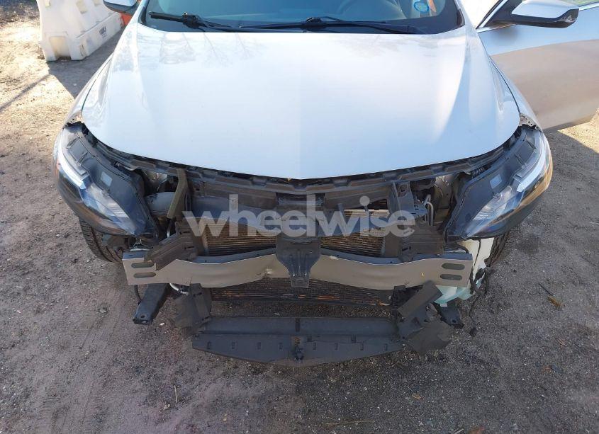 Photo 6 of 2019 Chevrolet Malibu LT (VIN 1G1ZD5ST7KF154228)