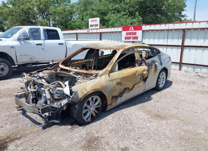 Photo 2 of 2019 Chevrolet Malibu LT (VIN 1G1ZD5ST7KF160451)