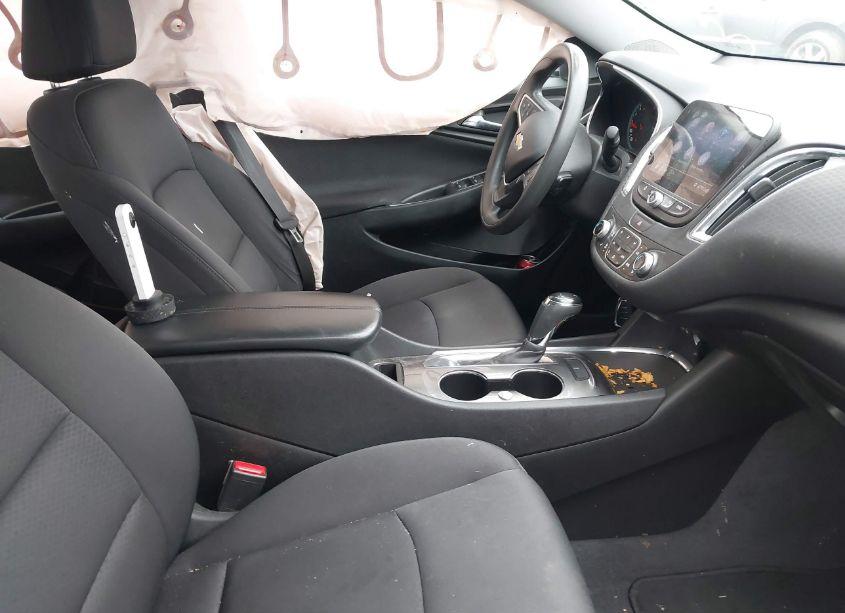 Photo 5 of 2019 Chevrolet Malibu LT (VIN 1G1ZD5ST7KF160532)