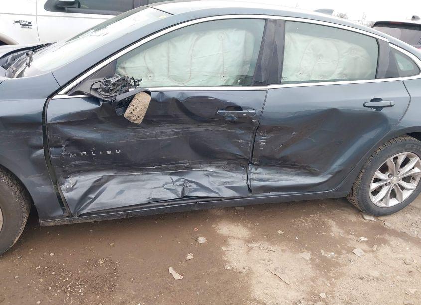 Photo 6 of 2019 Chevrolet Malibu LT (VIN 1G1ZD5ST7KF160532)