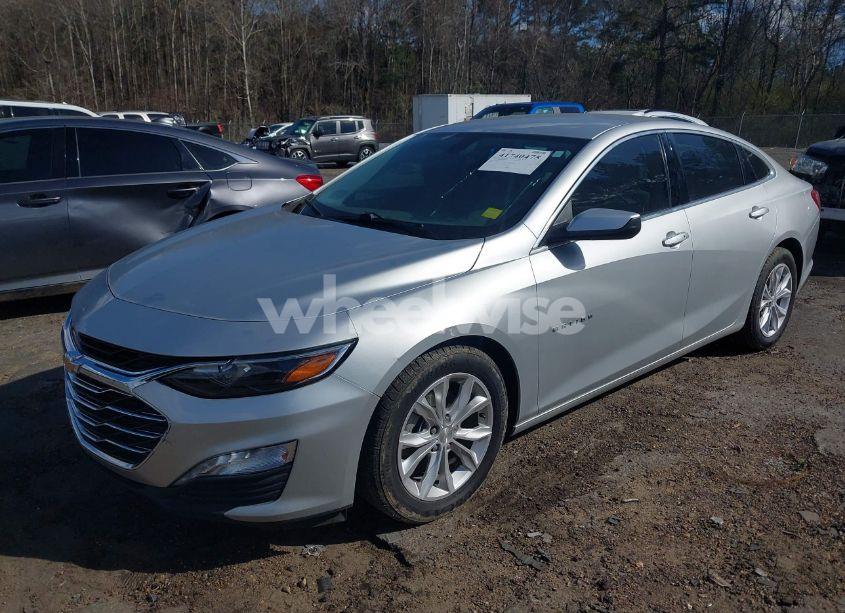 Photo 2 of 2019 Chevrolet Malibu LT (VIN 1G1ZD5ST7KF172583)