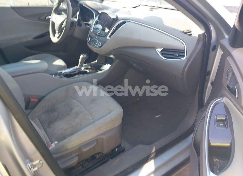 Photo 5 of 2019 Chevrolet Malibu LT (VIN 1G1ZD5ST7KF172583)