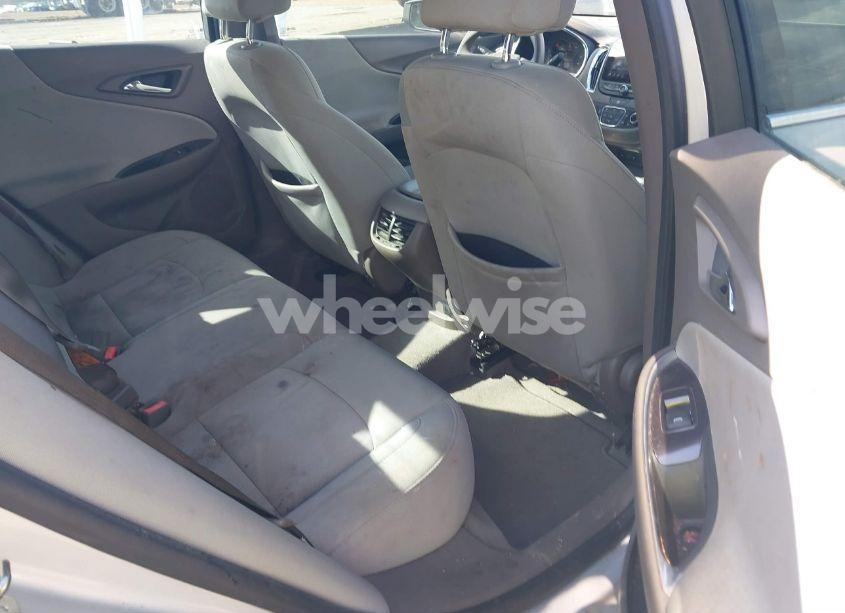 Photo 8 of 2019 Chevrolet Malibu LT (VIN 1G1ZD5ST7KF172583)