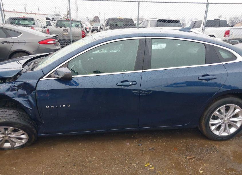 Photo 14 of 2019 Chevrolet Malibu LT (VIN 1G1ZD5ST7KF202231)