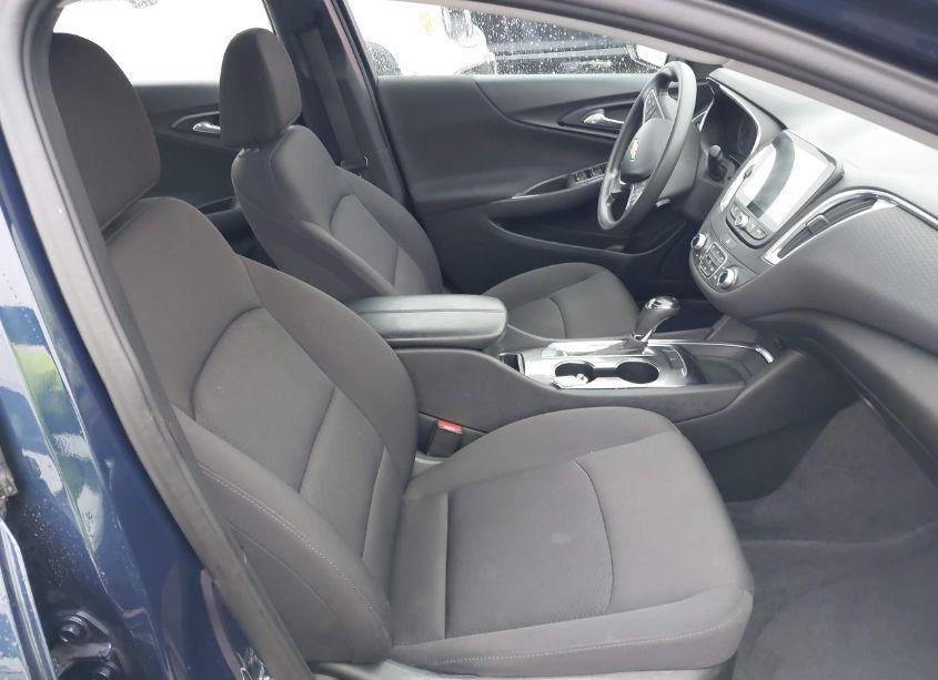 Photo 5 of 2019 Chevrolet Malibu LT (VIN 1G1ZD5ST7KF202231)
