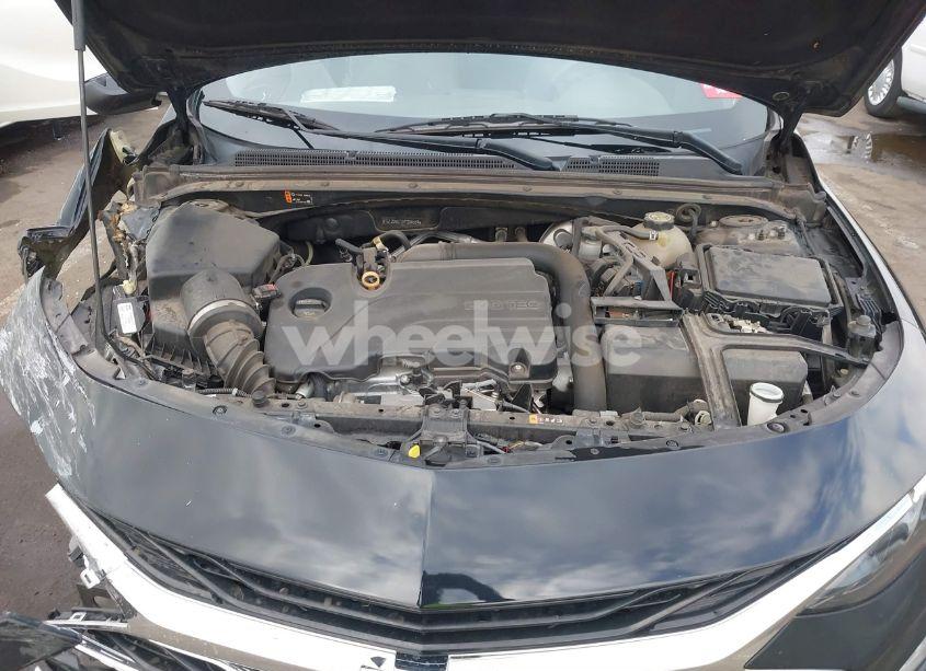 Photo 10 of 2019 Chevrolet Malibu LT (VIN 1G1ZD5ST7KF204559)