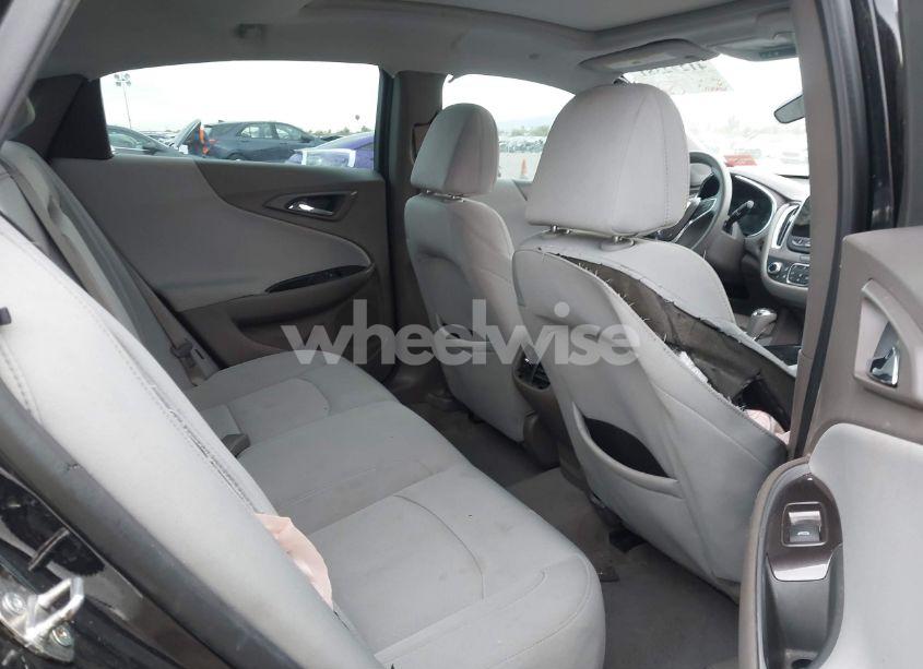 Photo 8 of 2019 Chevrolet Malibu LT (VIN 1G1ZD5ST7KF204559)