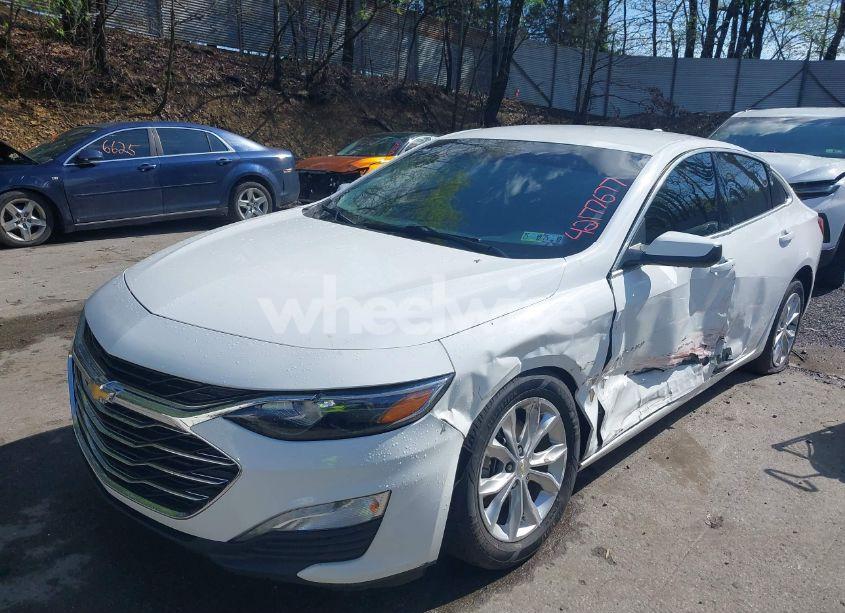 Photo 2 of 2020 Chevrolet Malibu FWD LT (VIN 1G1ZD5ST7LF006002)