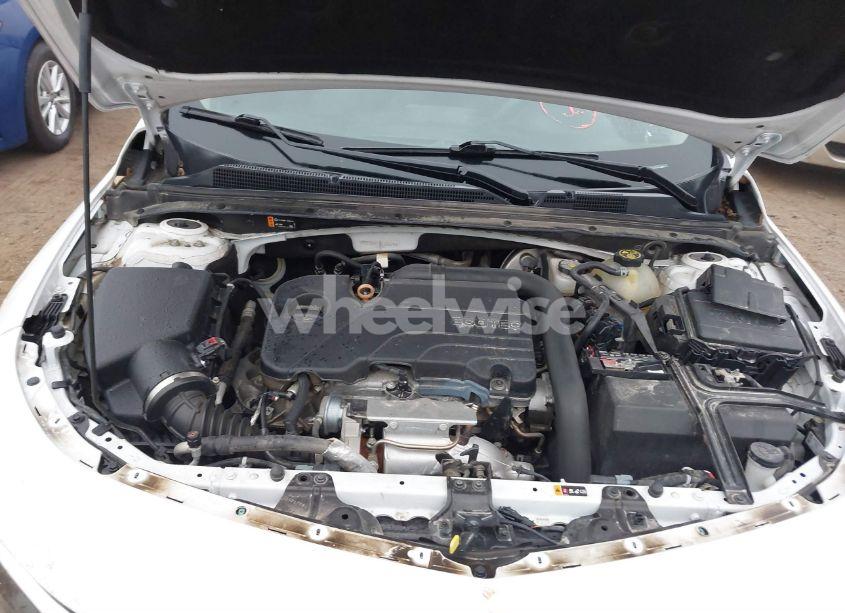 Photo 10 of 2020 Chevrolet Malibu FWD LT (VIN 1G1ZD5ST7LF006694)