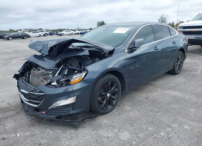 Photo 2 of 2020 Chevrolet Malibu FWD LT (VIN 1G1ZD5ST7LF008106)