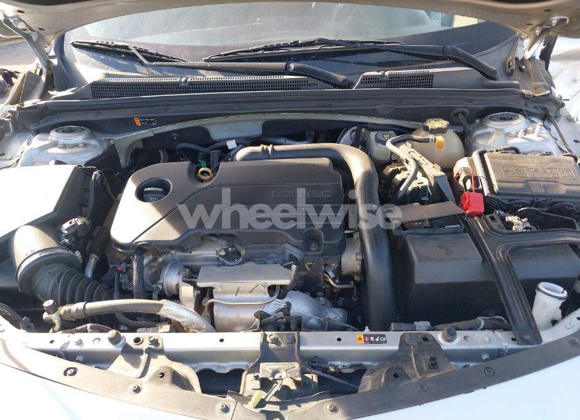 Photo 10 of 2020 Chevrolet Malibu FWD LT (VIN 1G1ZD5ST7LF024709)