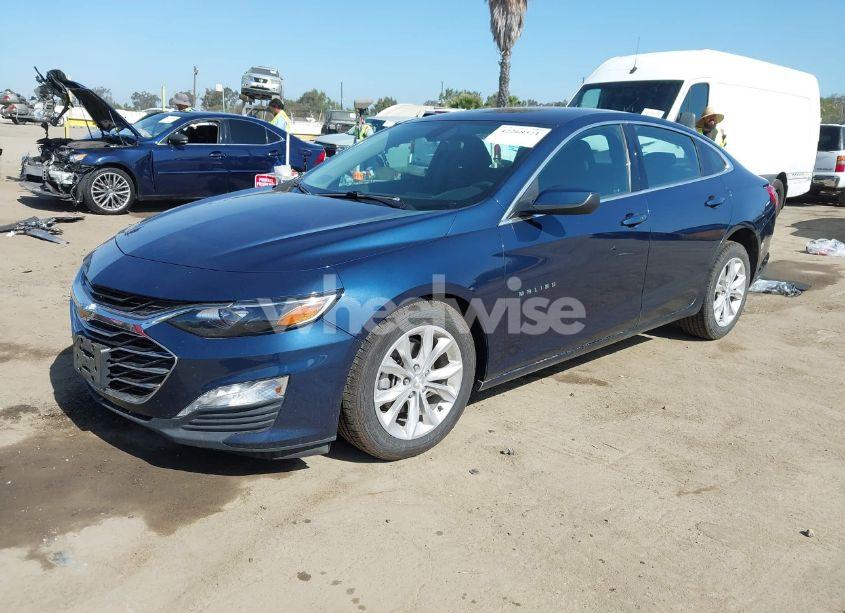 Photo 2 of 2020 Chevrolet Malibu FWD LT (VIN 1G1ZD5ST7LF025178)