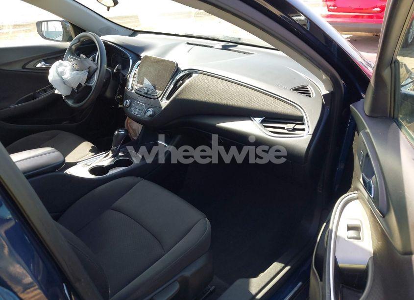 Photo 5 of 2020 Chevrolet Malibu FWD LT (VIN 1G1ZD5ST7LF025178)