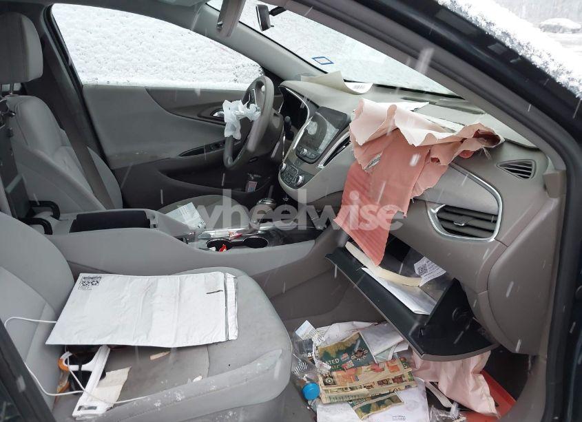 Photo 5 of 2020 Chevrolet Malibu FWD LT (VIN 1G1ZD5ST7LF035497)