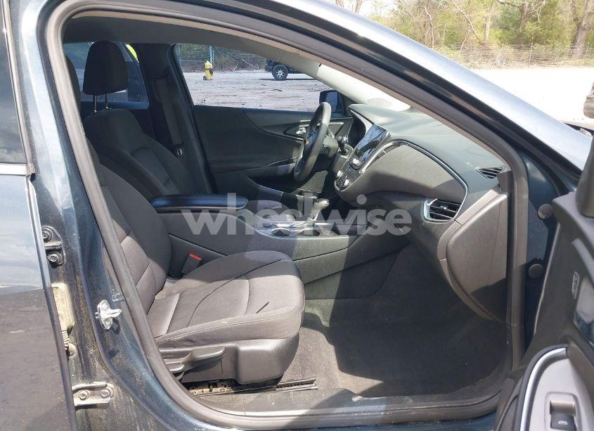 Photo 5 of 2020 Chevrolet Malibu FWD LT (VIN 1G1ZD5ST7LF036083)