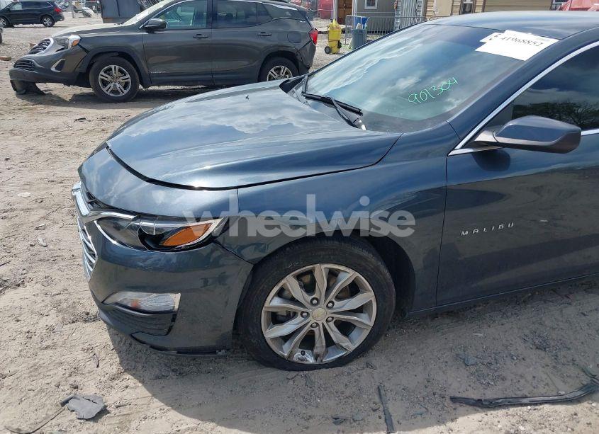 Photo 6 of 2020 Chevrolet Malibu FWD LT (VIN 1G1ZD5ST7LF036083)
