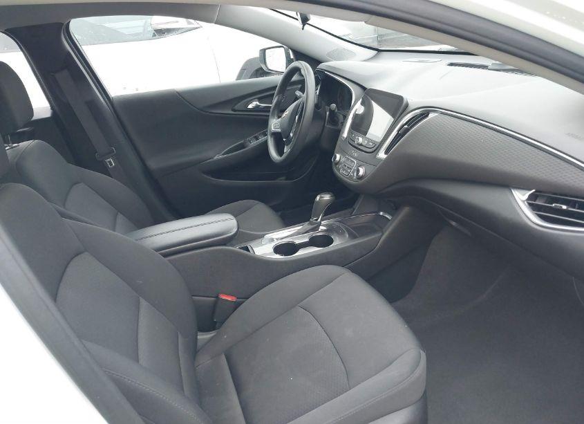 Photo 5 of 2020 Chevrolet Malibu FWD LT (VIN 1G1ZD5ST7LF040425)