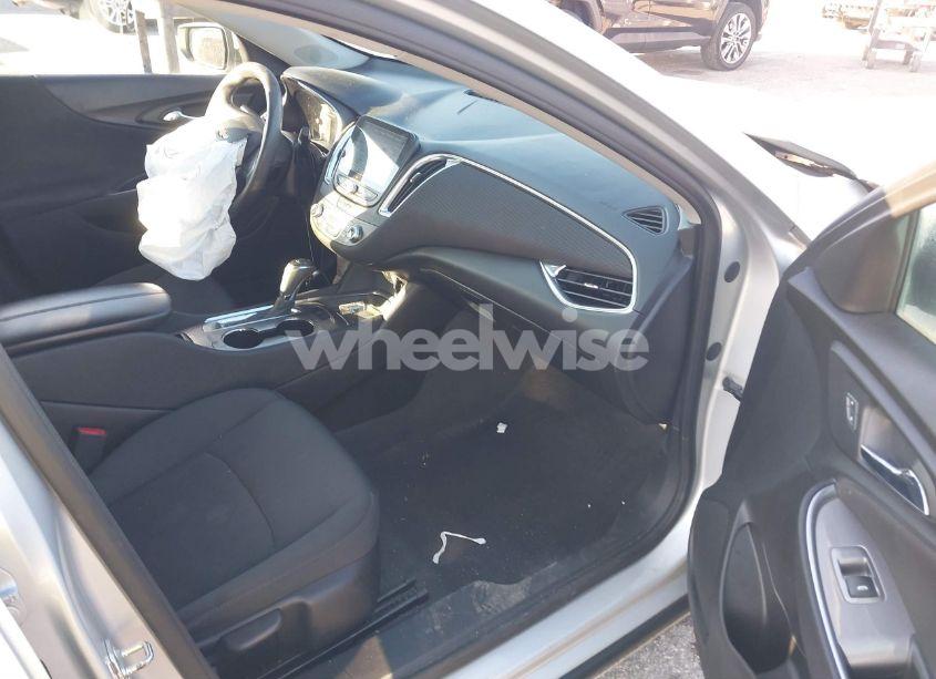 Photo 5 of 2020 Chevrolet Malibu FWD LT (VIN 1G1ZD5ST7LF048850)