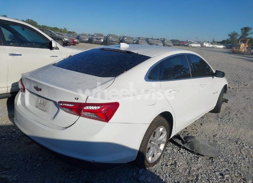 Photo 4 of 2020 Chevrolet Malibu FWD LT (VIN 1G1ZD5ST7LF069357)