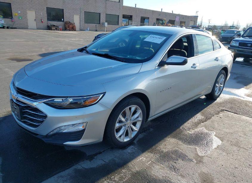 Photo 2 of 2020 Chevrolet Malibu FWD LT (VIN 1G1ZD5ST7LF073022)