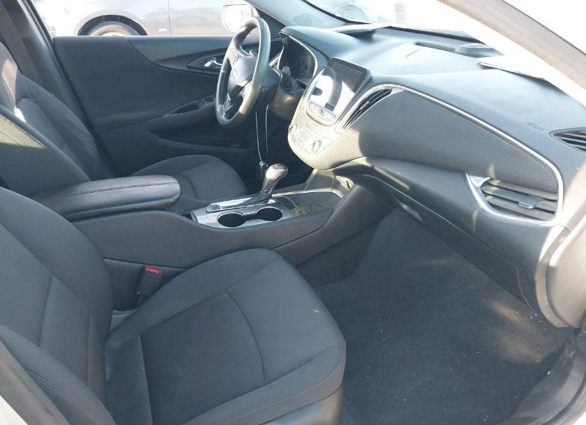 Photo 5 of 2020 Chevrolet Malibu FWD LT (VIN 1G1ZD5ST7LF073022)