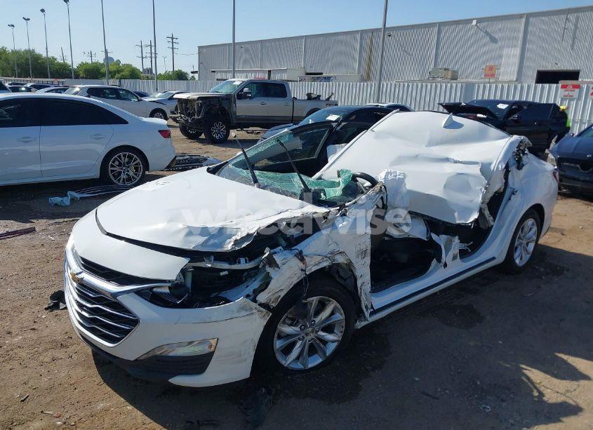 Photo 2 of 2020 Chevrolet Malibu FWD LT (VIN 1G1ZD5ST7LF093870)