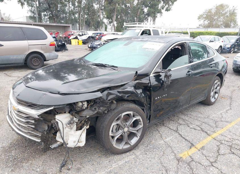 Photo 2 of 2020 Chevrolet Malibu FWD LT (VIN 1G1ZD5ST7LF100350)