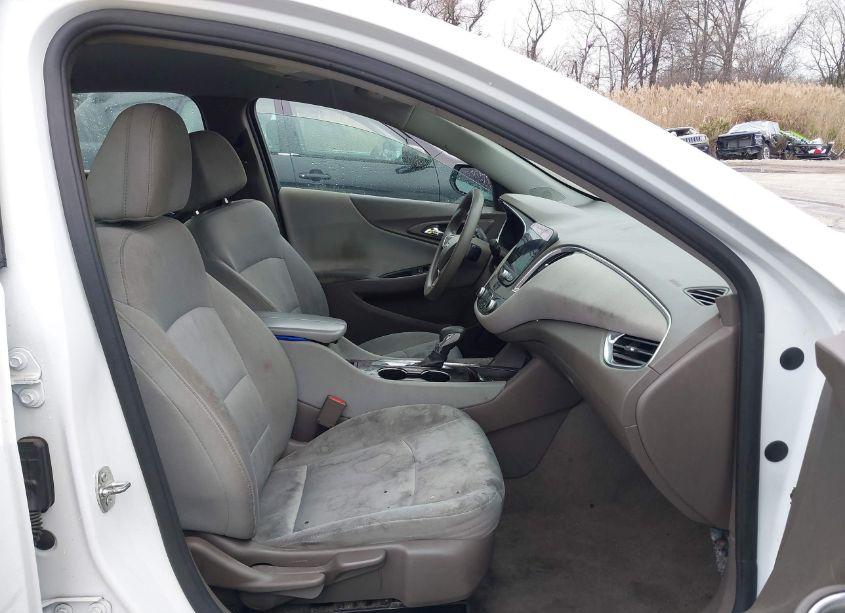 Photo 5 of 2021 Chevrolet Malibu FWD LT (VIN 1G1ZD5ST7MF008396)