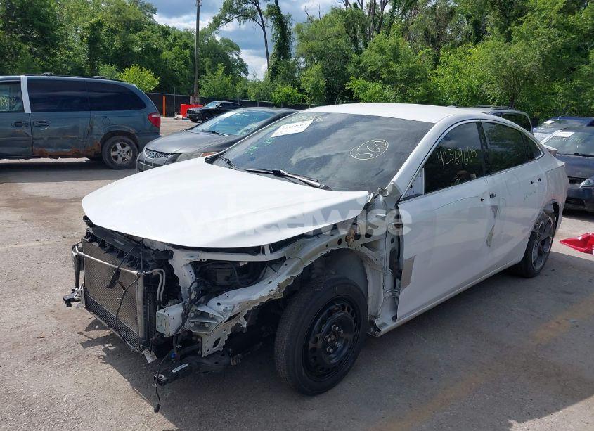 Photo 2 of 2021 Chevrolet Malibu FWD LT (VIN 1G1ZD5ST7MF026137)