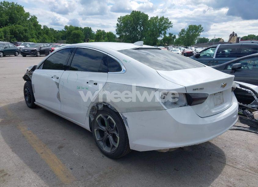 Photo 3 of 2021 Chevrolet Malibu FWD LT (VIN 1G1ZD5ST7MF026137)