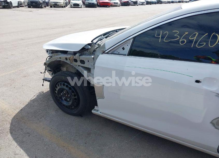 Photo 6 of 2021 Chevrolet Malibu FWD LT (VIN 1G1ZD5ST7MF026137)