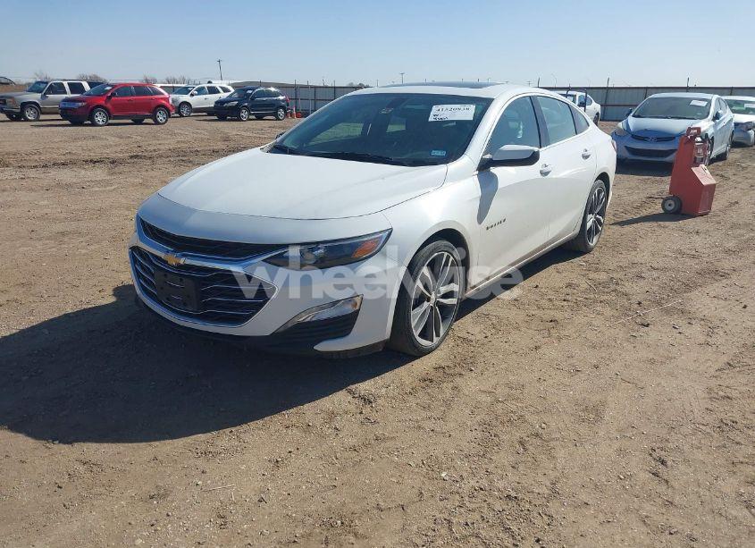 Photo 2 of 2021 Chevrolet Malibu FWD LT (VIN 1G1ZD5ST7MF029491)
