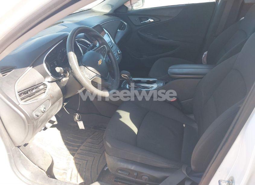 Photo 5 of 2021 Chevrolet Malibu FWD LT (VIN 1G1ZD5ST7MF029491)