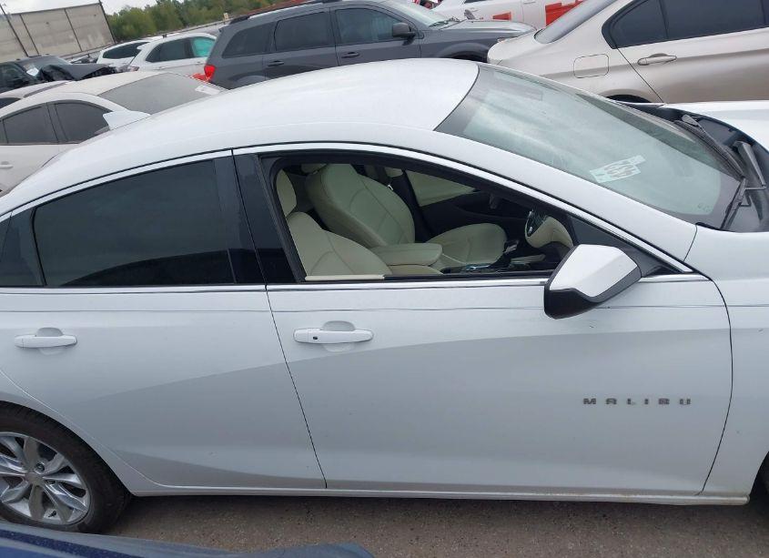 Photo 13 of 2021 Chevrolet Malibu FWD LT (VIN 1G1ZD5ST7MF047814)