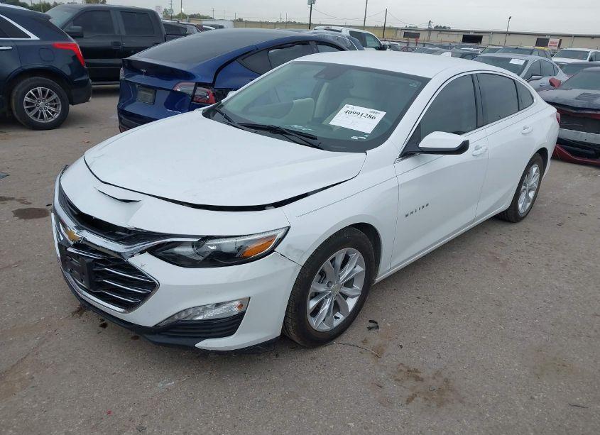 Photo 2 of 2021 Chevrolet Malibu FWD LT (VIN 1G1ZD5ST7MF047814)