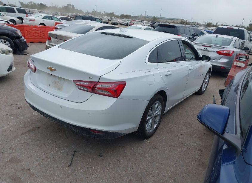 Photo 4 of 2021 Chevrolet Malibu FWD LT (VIN 1G1ZD5ST7MF047814)
