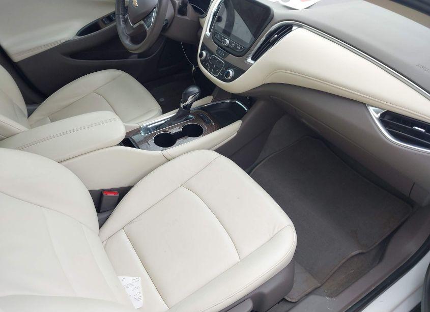 Photo 5 of 2021 Chevrolet Malibu FWD LT (VIN 1G1ZD5ST7MF047814)